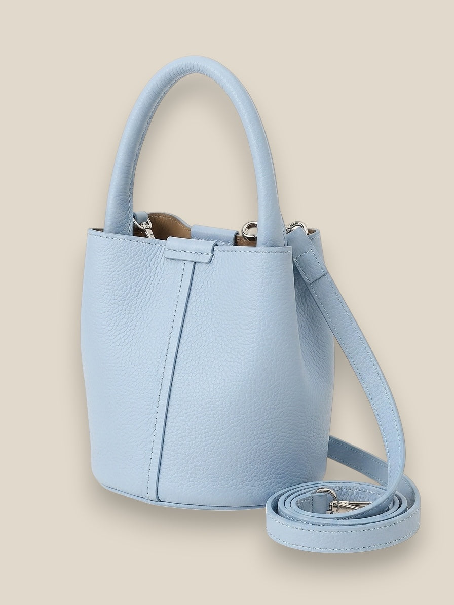 Bolso bombonera Valeria en azul pastel