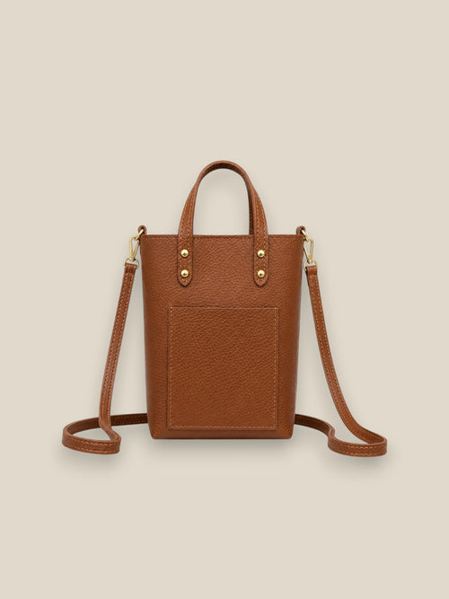 Bolso de piel granulada camel Alejandra con doble cierre, visto de frente