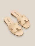 Sandalia Esenzia de piel beige clara, fabricada en España