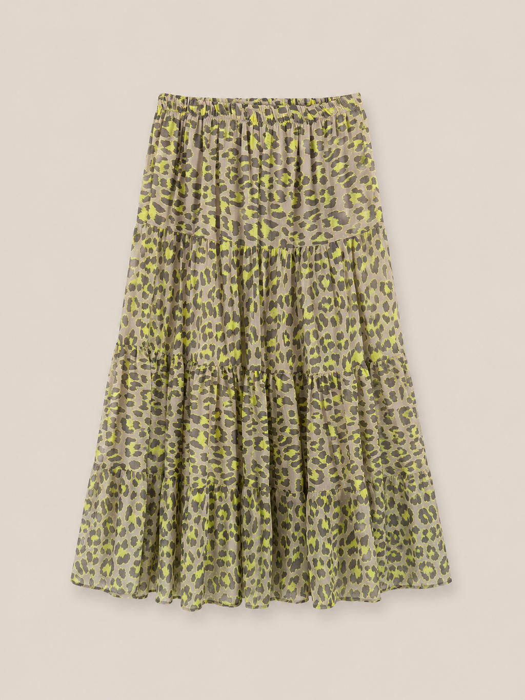 Falda Aurelia verde fluor de algodón con estampado original y toque flúor rosa suave, vista completa