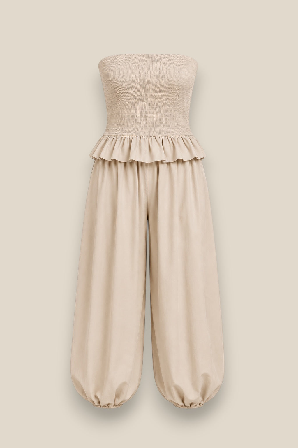 Mono Kenia beige, top bandeau con fruncido elástico y pantalón harem abullonado