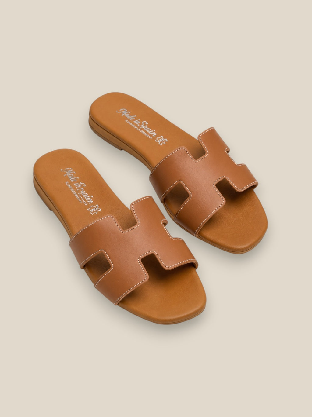 Sandalia Esenzia de piel camel,fabricada en España