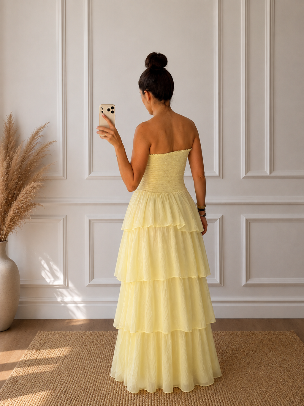 Vestido volantes 100% algodón con 4 volantes y caida suelta y fluida en amarillo vista trasera