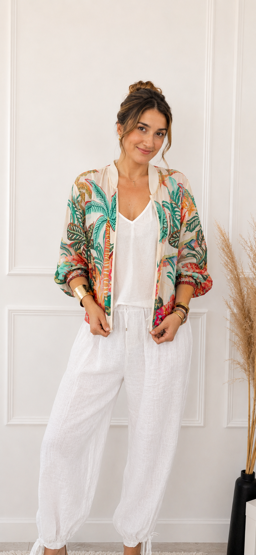 modelo con top de blanco tirantes 100% lino